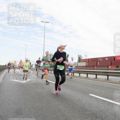 03.10.2025 - Köhlbrandbrückenlauf Matties Gatica Varas http://msf.ph/oto/9172340 03.10.2025 15:20:32 Position 3  meine-sportfotos.de