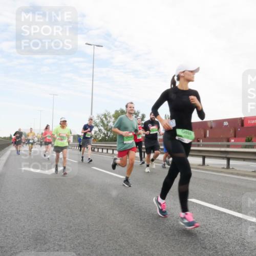 03.10.2025 - Köhlbrandbrückenlauf Matties Gatica Varas http://msf.ph/oto/9172341 03.10.2025 15:20:32 Position 3 5 meine-sportfotos.de