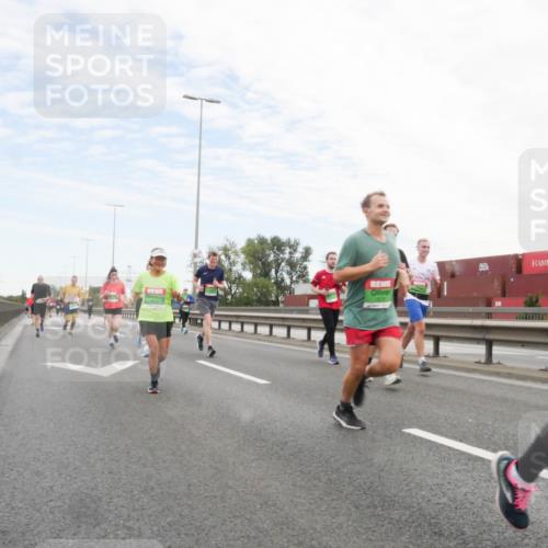 03.10.2025 - Köhlbrandbrückenlauf Matties Gatica Varas http://msf.ph/oto/9172343 03.10.2025 15:20:32 Position 3  meine-sportfotos.de
