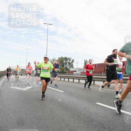 03.10.2025 - Köhlbrandbrückenlauf Matties Gatica Varas http://msf.ph/oto/9172345 03.10.2025 15:20:33 Position 3  meine-sportfotos.de