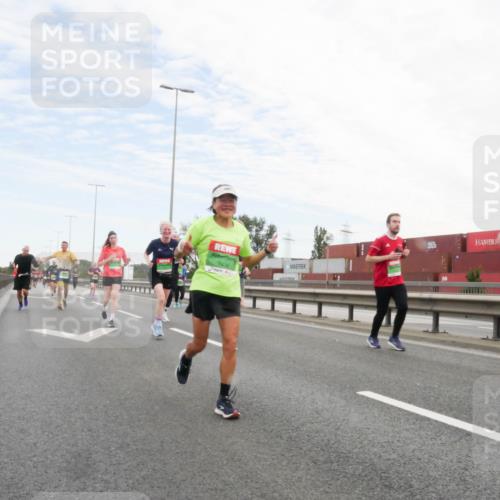 03.10.2025 - Köhlbrandbrückenlauf Matties Gatica Varas http://msf.ph/oto/9172347 03.10.2025 15:20:33 Position 3 7436 meine-sportfotos.de