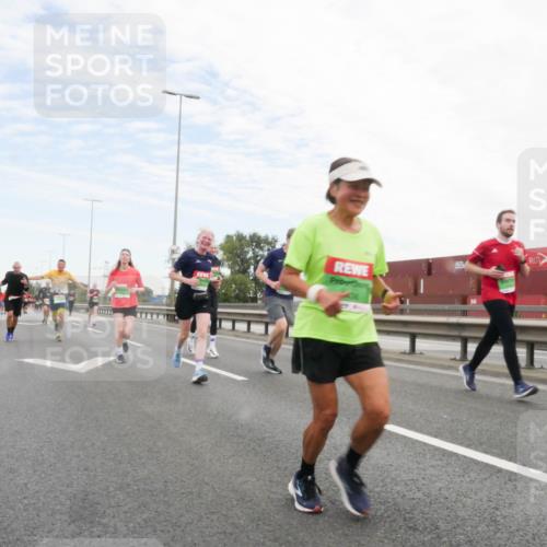 03.10.2025 - Köhlbrandbrückenlauf Matties Gatica Varas http://msf.ph/oto/9172349 03.10.2025 15:20:34 Position 3 1936 meine-sportfotos.de