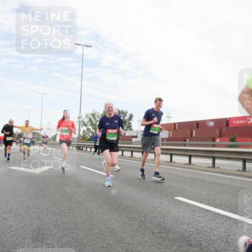 03.10.2025 - Köhlbrandbrückenlauf Matties Gatica Varas http://msf.ph/oto/9172351 03.10.2025 15:20:34 Position 3  meine-sportfotos.de