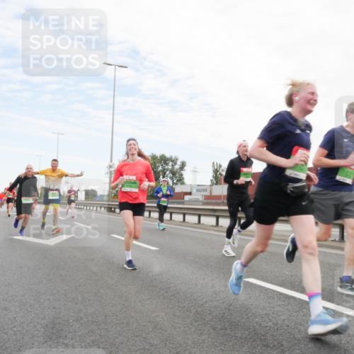 03.10.2025 - Köhlbrandbrückenlauf Matties Gatica Varas http://msf.ph/oto/9172355 03.10.2025 15:20:35 Position 3  meine-sportfotos.de