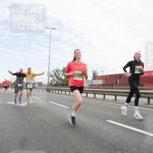 03.10.2025 - Köhlbrandbrückenlauf Matties Gatica Varas http://msf.ph/oto/9172357 03.10.2025 15:20:36 Position 3 0116 meine-sportfotos.de