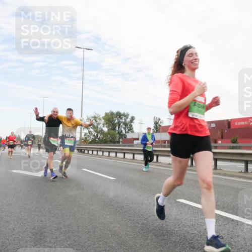 03.10.2025 - Köhlbrandbrückenlauf Matties Gatica Varas http://msf.ph/oto/9172359 03.10.2025 15:20:36 Position 3  meine-sportfotos.de