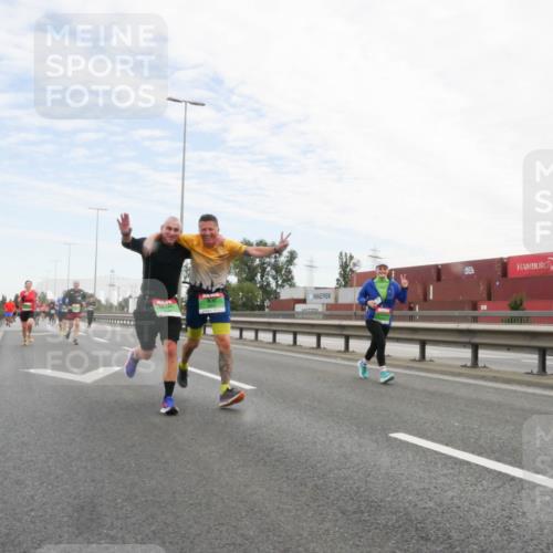 03.10.2025 - Köhlbrandbrückenlauf Matties Gatica Varas http://msf.ph/oto/9172361 03.10.2025 15:20:37 Position 3  meine-sportfotos.de