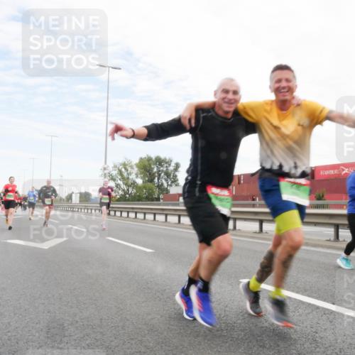 03.10.2025 - Köhlbrandbrückenlauf Matties Gatica Varas http://msf.ph/oto/9172365 03.10.2025 15:20:38 Position 3  meine-sportfotos.de