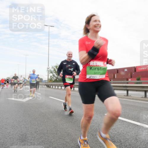 03.10.2025 - Köhlbrandbrückenlauf Matties Gatica Varas http://msf.ph/oto/9172382 03.10.2025 15:20:42 Position 3  meine-sportfotos.de