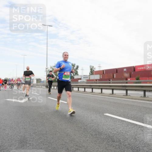 03.10.2025 - Köhlbrandbrückenlauf Matties Gatica Varas http://msf.ph/oto/9172390 03.10.2025 15:20:44 Position 3  meine-sportfotos.de