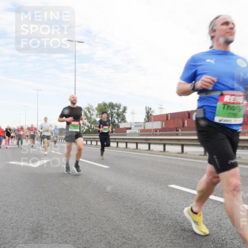 03.10.2025 - Köhlbrandbrückenlauf Matties Gatica Varas http://msf.ph/oto/9172394 03.10.2025 15:20:45 Position 3 7722 meine-sportfotos.de