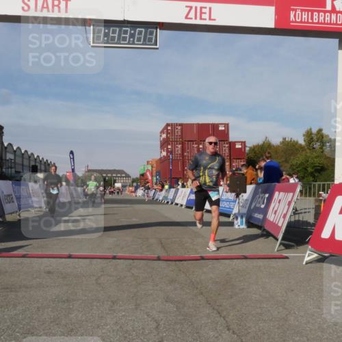 03.10.2025 - Köhlbrandbrückenlauf Matties Gatica Varas http://msf.ph/oto/9172399 03.10.2025 10:43:03 Ziel 2226, 3131, 3283, 3623, 3649 meine-sportfotos.de