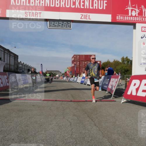 03.10.2025 - Köhlbrandbrückenlauf Matties Gatica Varas http://msf.ph/oto/9172401 03.10.2025 10:43:04 Ziel 2226, 3131, 3623, 3649 meine-sportfotos.de