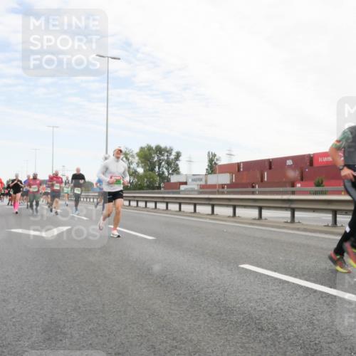 03.10.2025 - Köhlbrandbrückenlauf Matties Gatica Varas http://msf.ph/oto/9172402 03.10.2025 15:20:46 Position 3 82 meine-sportfotos.de