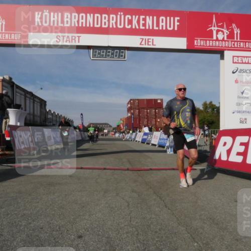 03.10.2025 - Köhlbrandbrückenlauf Matties Gatica Varas http://msf.ph/oto/9172405 03.10.2025 10:43:05 Ziel 2226, 3131, 3623, 3649 meine-sportfotos.de