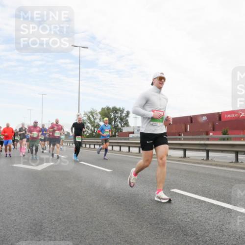 03.10.2025 - Köhlbrandbrückenlauf Matties Gatica Varas http://msf.ph/oto/9172408 03.10.2025 15:20:48 Position 3  meine-sportfotos.de