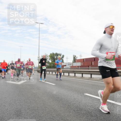 03.10.2025 - Köhlbrandbrückenlauf Matties Gatica Varas http://msf.ph/oto/9172410 03.10.2025 15:20:48 Position 3  meine-sportfotos.de