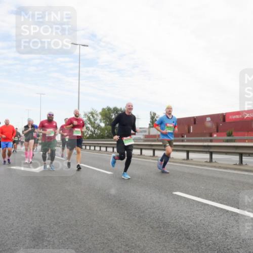 03.10.2025 - Köhlbrandbrückenlauf Matties Gatica Varas http://msf.ph/oto/9172414 03.10.2025 15:20:49 Position 3  meine-sportfotos.de