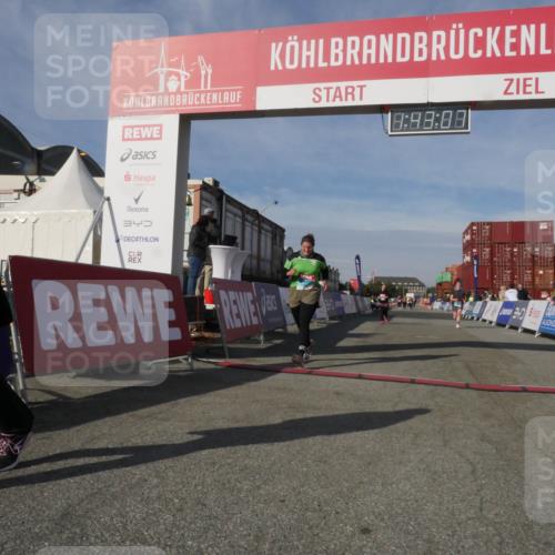 03.10.2025 - Köhlbrandbrückenlauf Matties Gatica Varas http://msf.ph/oto/9172416 03.10.2025 10:43:09 Ziel 3131, 3623, 3649 meine-sportfotos.de
