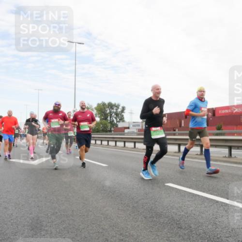 03.10.2025 - Köhlbrandbrückenlauf Matties Gatica Varas http://msf.ph/oto/9172417 03.10.2025 15:20:50 Position 3  meine-sportfotos.de