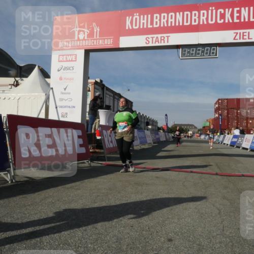 03.10.2025 - Köhlbrandbrückenlauf Matties Gatica Varas http://msf.ph/oto/9172418 03.10.2025 10:43:09 Ziel 3131, 3623, 3649 meine-sportfotos.de
