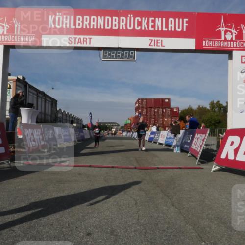 03.10.2025 - Köhlbrandbrückenlauf Matties Gatica Varas http://msf.ph/oto/9172424 03.10.2025 10:43:11 Ziel 3131, 3649 meine-sportfotos.de