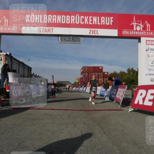 03.10.2025 - Köhlbrandbrückenlauf Matties Gatica Varas http://msf.ph/oto/9172428 03.10.2025 10:43:12 Ziel 3131, 3649 meine-sportfotos.de