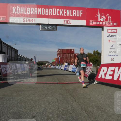 03.10.2025 - Köhlbrandbrückenlauf Matties Gatica Varas http://msf.ph/oto/9172431 03.10.2025 10:43:13 Ziel 3131, 3649 meine-sportfotos.de