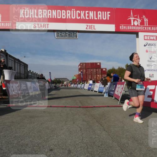 03.10.2025 - Köhlbrandbrückenlauf Matties Gatica Varas http://msf.ph/oto/9172433 03.10.2025 10:43:14 Ziel 3131 meine-sportfotos.de