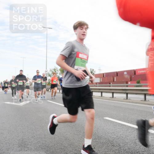 03.10.2025 - Köhlbrandbrückenlauf Matties Gatica Varas http://msf.ph/oto/9172434 03.10.2025 15:20:54 Position 3  meine-sportfotos.de