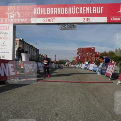 03.10.2025 - Köhlbrandbrückenlauf Matties Gatica Varas http://msf.ph/oto/9172435 03.10.2025 10:43:14 Ziel 3131 meine-sportfotos.de