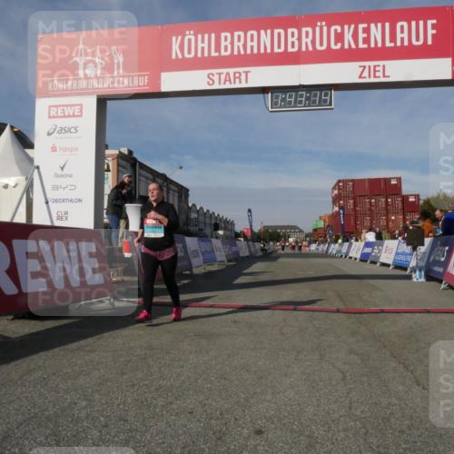 03.10.2025 - Köhlbrandbrückenlauf Matties Gatica Varas http://msf.ph/oto/9172441 03.10.2025 10:43:16 Ziel  meine-sportfotos.de
