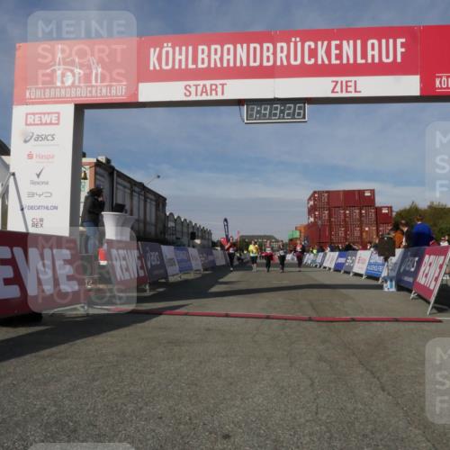03.10.2025 - Köhlbrandbrückenlauf Matties Gatica Varas http://msf.ph/oto/9172445 03.10.2025 10:43:27 Ziel 2452, 2665, 2795, 3289, 3290, 3822 meine-sportfotos.de