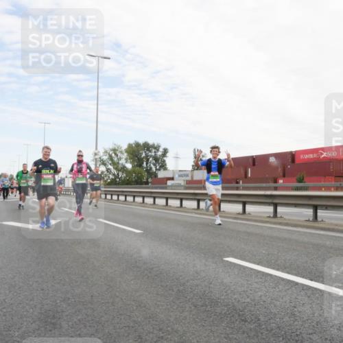 03.10.2025 - Köhlbrandbrückenlauf Matties Gatica Varas http://msf.ph/oto/9172449 03.10.2025 15:20:58 Position 3  meine-sportfotos.de