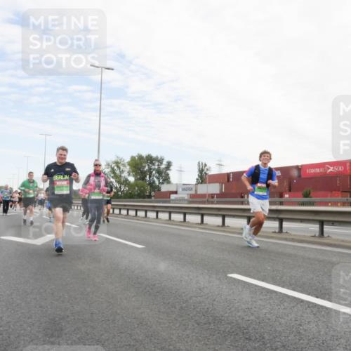 03.10.2025 - Köhlbrandbrückenlauf Matties Gatica Varas http://msf.ph/oto/9172450 03.10.2025 15:20:59 Position 3  meine-sportfotos.de