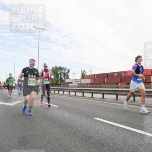 03.10.2025 - Köhlbrandbrückenlauf Matties Gatica Varas http://msf.ph/oto/9172451 03.10.2025 15:20:59 Position 3  meine-sportfotos.de