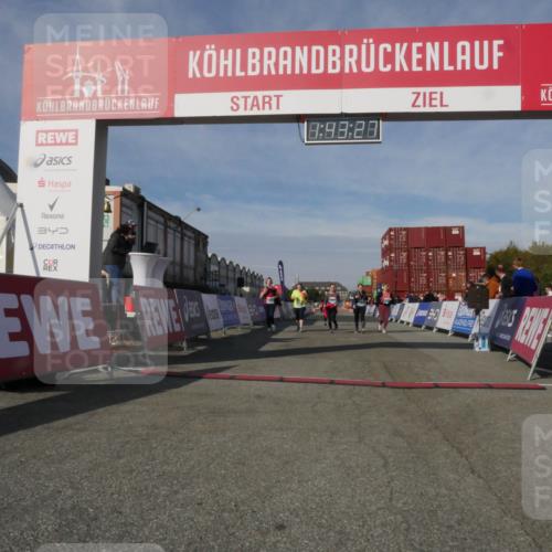 03.10.2025 - Köhlbrandbrückenlauf Matties Gatica Varas http://msf.ph/oto/9172455 03.10.2025 10:43:29 Ziel 2452, 2665, 2795, 3289, 3290, 3822 meine-sportfotos.de