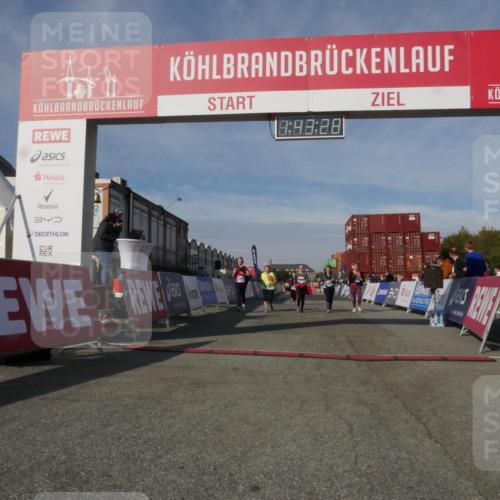 03.10.2025 - Köhlbrandbrückenlauf Matties Gatica Varas http://msf.ph/oto/9172457 03.10.2025 10:43:30 Ziel 2452, 2665, 2795, 3289, 3290, 3822 meine-sportfotos.de