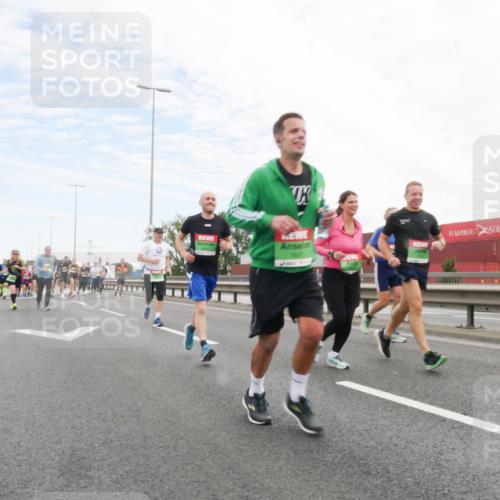 03.10.2025 - Köhlbrandbrückenlauf Matties Gatica Varas http://msf.ph/oto/9172465 03.10.2025 15:21:02 Position 3 7897 meine-sportfotos.de