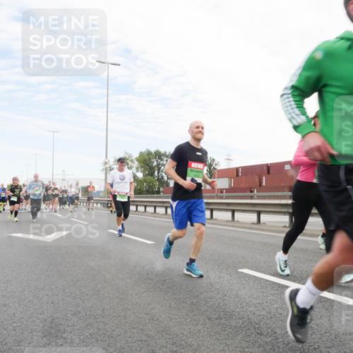 03.10.2025 - Köhlbrandbrückenlauf Matties Gatica Varas http://msf.ph/oto/9172466 03.10.2025 15:21:03 Position 3  meine-sportfotos.de