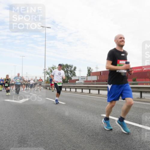 03.10.2025 - Köhlbrandbrückenlauf Matties Gatica Varas http://msf.ph/oto/9172467 03.10.2025 15:21:03 Position 3  meine-sportfotos.de