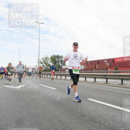 03.10.2025 - Köhlbrandbrückenlauf Matties Gatica Varas http://msf.ph/oto/9172471 03.10.2025 15:21:04 Position 3  meine-sportfotos.de