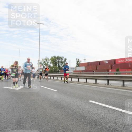 03.10.2025 - Köhlbrandbrückenlauf Matties Gatica Varas http://msf.ph/oto/9172476 03.10.2025 15:21:05 Position 3  meine-sportfotos.de