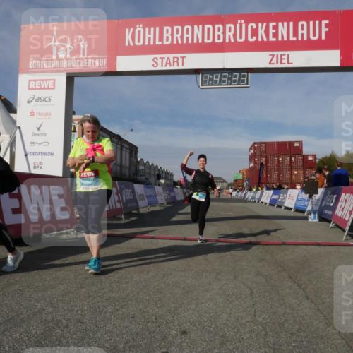 03.10.2025 - Köhlbrandbrückenlauf Matties Gatica Varas http://msf.ph/oto/9172479 03.10.2025 10:43:35 Ziel 2795 meine-sportfotos.de