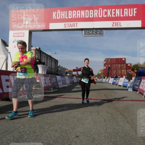 03.10.2025 - Köhlbrandbrückenlauf Matties Gatica Varas http://msf.ph/oto/9172481 03.10.2025 10:43:36 Ziel  meine-sportfotos.de