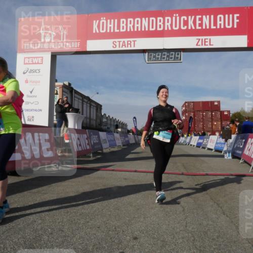 03.10.2025 - Köhlbrandbrückenlauf Matties Gatica Varas http://msf.ph/oto/9172483 03.10.2025 10:43:36 Ziel  meine-sportfotos.de