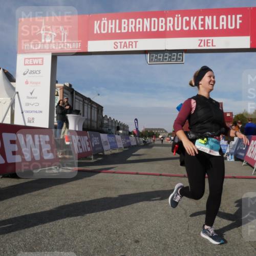 03.10.2025 - Köhlbrandbrückenlauf Matties Gatica Varas http://msf.ph/oto/9172485 03.10.2025 10:43:36 Ziel  meine-sportfotos.de