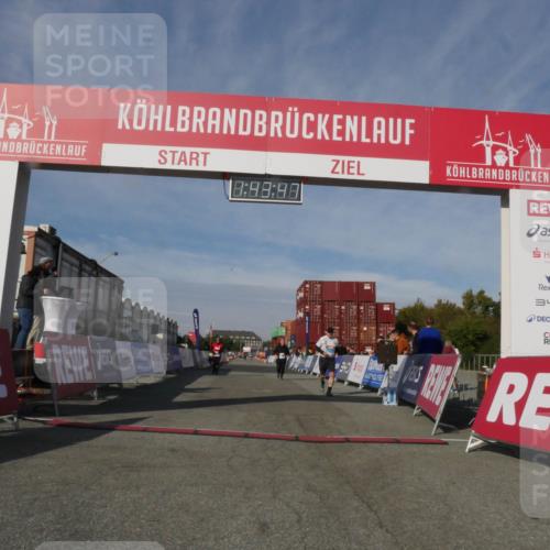 03.10.2025 - Köhlbrandbrückenlauf Matties Gatica Varas http://msf.ph/oto/9172489 03.10.2025 10:43:49 Ziel 2425, 2565, 2753 meine-sportfotos.de
