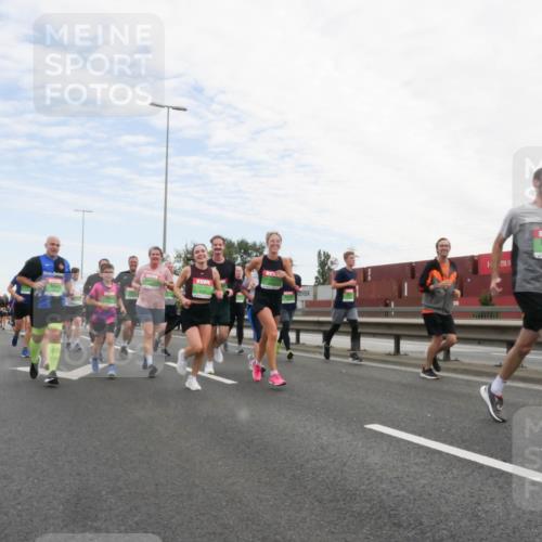 03.10.2025 - Köhlbrandbrückenlauf Matties Gatica Varas http://msf.ph/oto/9172490 03.10.2025 15:21:09 Position 3  meine-sportfotos.de