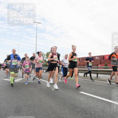 03.10.2025 - Köhlbrandbrückenlauf Matties Gatica Varas http://msf.ph/oto/9172491 03.10.2025 15:21:09 Position 3  meine-sportfotos.de